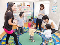 小さなお子さまも積極的に参加しています