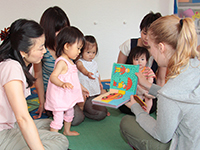 小さなお子さまも積極的に参加しています